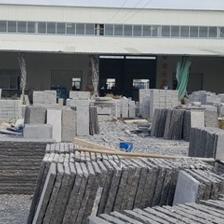 青石仿古石凳加工現(xiàn)場 傳統(tǒng)技藝與自然之美的完美融合